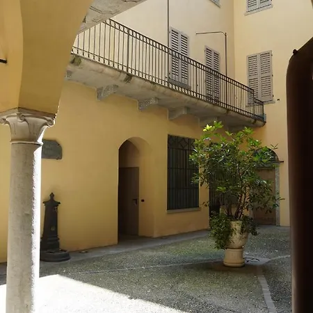 Casa Giovio Elegant Historic In The Heart Of Lägenhet Como