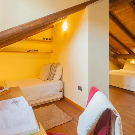 Apartment Casa Giovio Elengant Loft In Historical Building Como