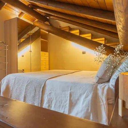 Apartment Casa Giovio Elengant Loft In Historical Building