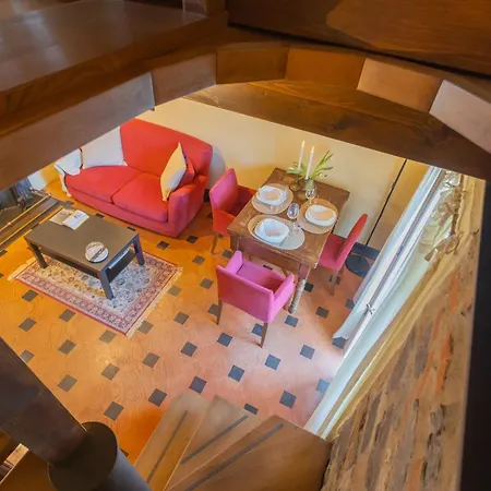 Apartment Casa Giovio Elengant Loft In Historical Building Como