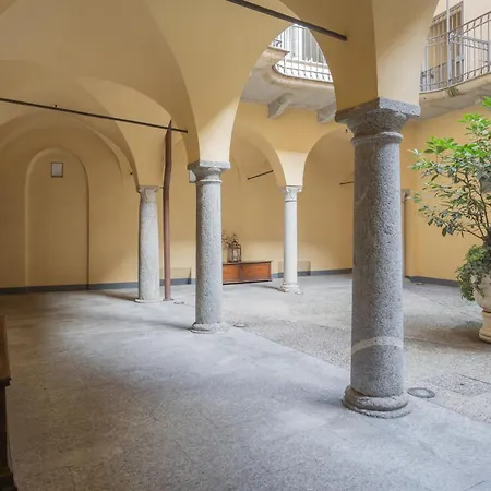 Casa Giovio Elengant Loft In Historical Building Como