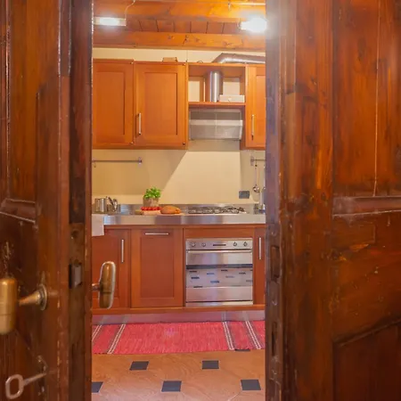 Apartment Casa Giovio Elengant Loft In Historical Building Como