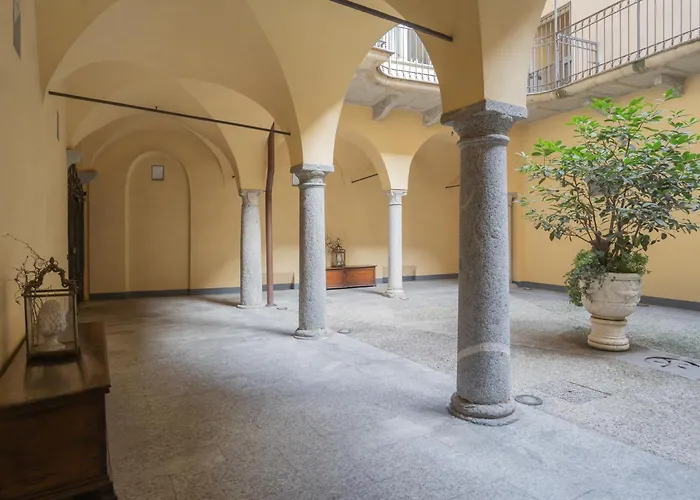 Casa Giovio Elegant Historic In The Heart Of Como